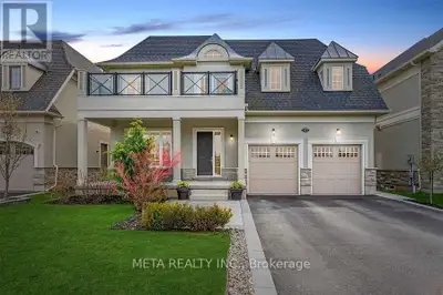 Luxury 5 Bed, 5 Bath Home with Stunning Lake Ontario Views! Located in a prestigious lakeside commun...