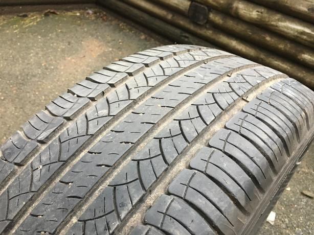 1 x 255/50/19 MICHELIN latitiude all season tire 85% tread left in Tires & Rims in Mississauga / Peel Region