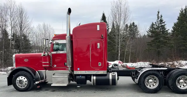 2021 Peterbilt 389 in Heavy Trucks in Hamilton - Image 4