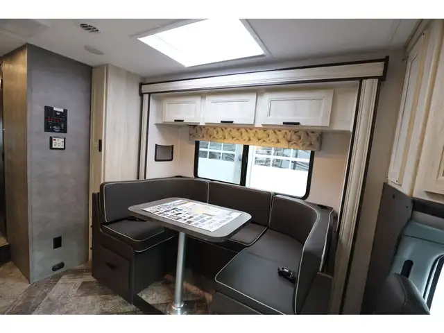 2026 Forest River Sunseeker NEUF 2500 Classe C /B+ Skirt paint + in RVs & Motorhomes in Laval / North Shore - Image 6