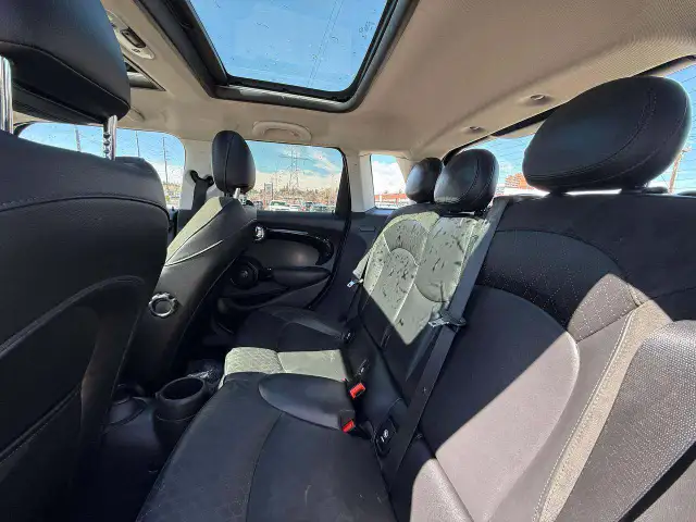 2018 MINI 5 Door Cooper S FWD in Cars & Trucks in Calgary - Image 10
