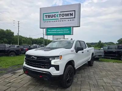 2024 Chevrolet Silverado 1500 LT Trail Boss Crew Cab 4x4 with the 5.3L V8 and only 46,231kms! Clean...