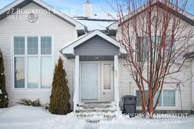 3 bedroom townhouse on west side Blackfoot Blvd!