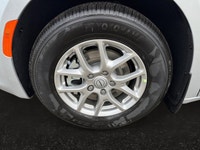 Caprice Leatherette Bucket Seats, Remote Start System, Heated Front Seats, Heated Steering Wheel, 10... (image 8)