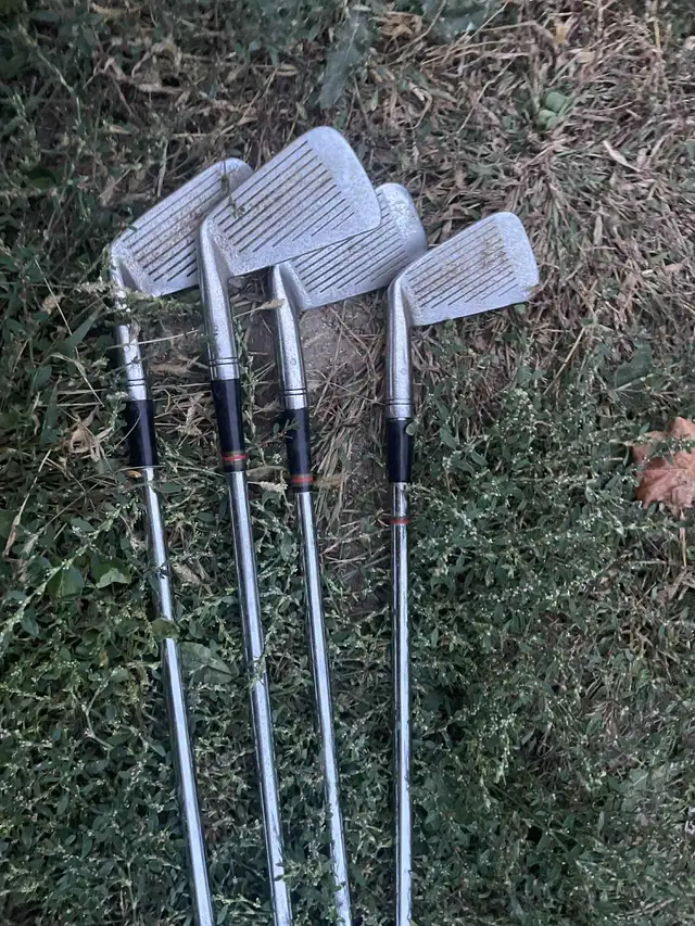 Ben Hogan Apex Iron - 4 Clubs Available #3 #4 #5 #7 Right Handed in Golf in City of Toronto - Image 4