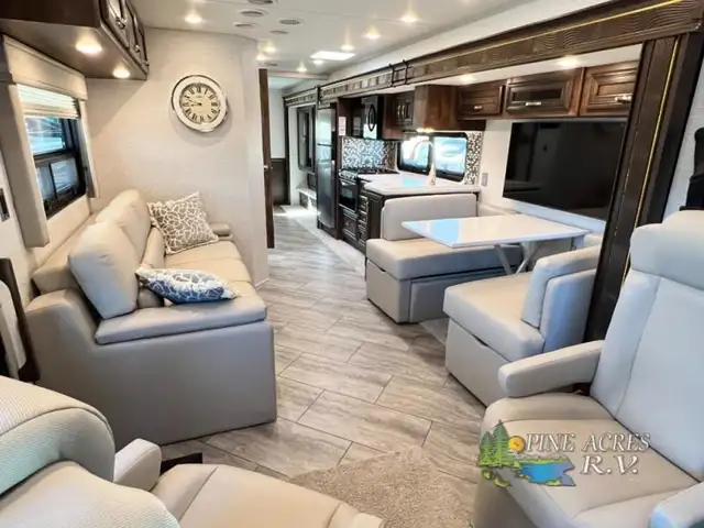 2024 Newmar Bay Star Sport 2912 Gas Full Wall Slide Out+1 more in RVs & Motorhomes in Moncton - Image 12