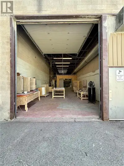 Raw and versatile industrial unit with approximately 6,681 SF of space, offering 16' clear height an...