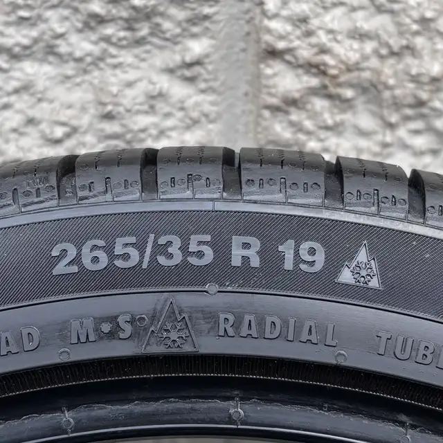 (95%) 2x 235/40R19 & 2x 265/35R19 Continental 19" Winters in Tires & Rims in City of Toronto - Image 8