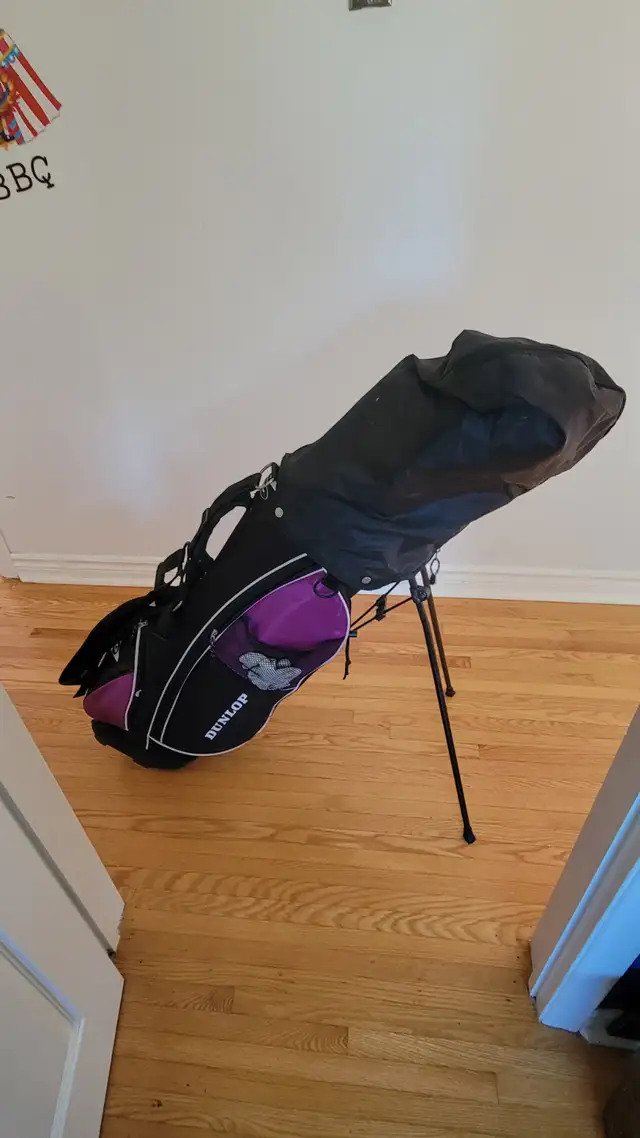 Selling Dunlop golf equipment in prestine condition. in Golf in Ottawa - Image 4