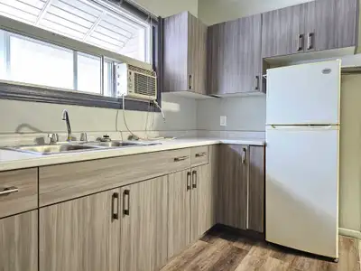 Both commercial and residential apartments. FOR RENT: STUDIO APARTMENT IN CONVENIENT LOCATION (THORO...