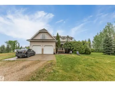 Welcome to your 3.04-acre country oasis at Beau Vista Estates! Located just 5 mins to Beaumont, this...