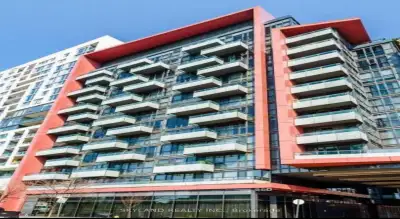Price: $568,888 / $2,158/mo Live In The Heart Of King West! Well-Maintained Boutique Building By Tri...