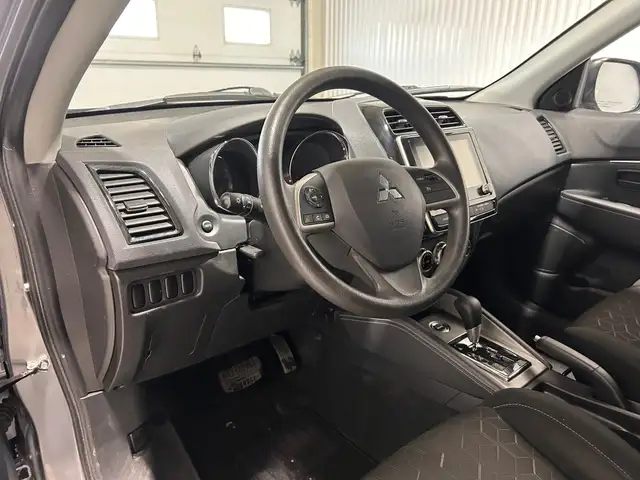 2022 Mitsubishi RVR ES AWD Bluetooth Sièges Chauffants *Traction in Cars & Trucks in Shawinigan - Image 14