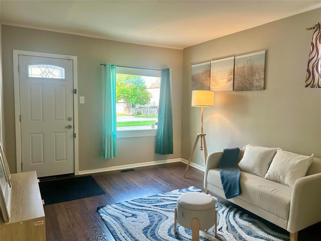 566 Burrows Avenue Winnipeg, Manitoba in Houses for Sale in Winnipeg - Image 4