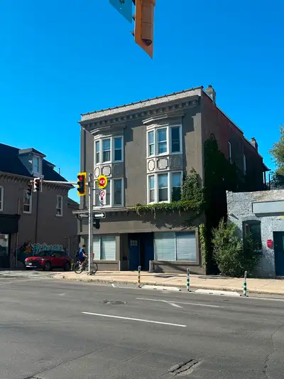 Clean and quiet well kept building Friendly neighbours Great location (corner of Locke st and King W...