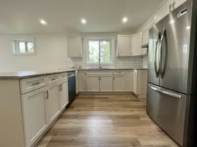 SPACIOUS & NEWLY RENOVATED 4-BEDROOM MAIN FLOOR — $2,900/MONTH! 34 Hodge St. — Mariday Park Neighbou...