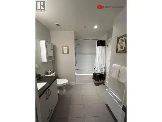 211 215 W 1ST STREET Vancouver, British Columbia in Long Term Rentals in Vancouver - Image 15