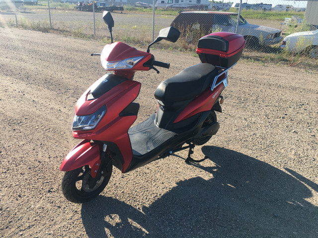 BRAND NEW PHOENIX SUPER ELECTRIC SCOOTER 72 VOLT ESCOOTER in Scooters & Pocket Bikes in Winnipeg - Image 3