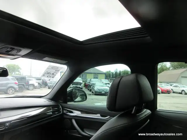 2016 BMW X6 LOADED ALL-WHEEL-DRIVE 5 PASSENGER 3.0L - V6.. NAVIG in Cars & Trucks in Markham / York Region - Image 17