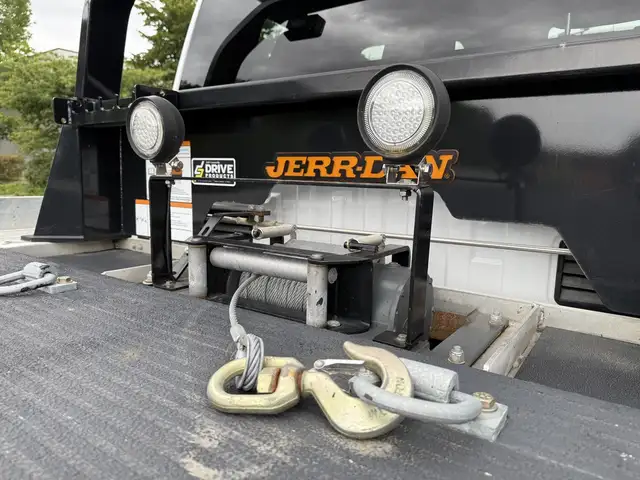 2022 Ford F600 XLT 4x4 20 Foot Roll Off Flatdeck Tow Truck in Heavy Trucks in Regina - Image 46