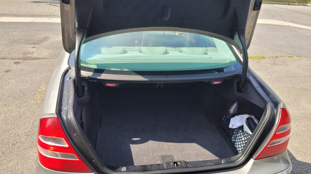 Mercedes Benz E320. 2004 — photo 4