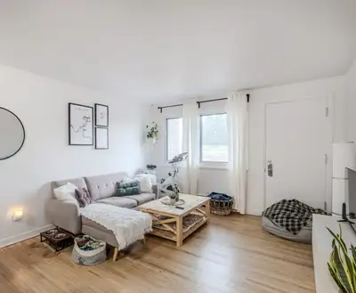 Appartement 3 et demi, semi meublé, situé dans un complexe immobilier localisé à Sainte-Foy à proxim...