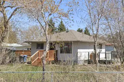 44 University Crescent - Three-Bedroom Suite House for Rent