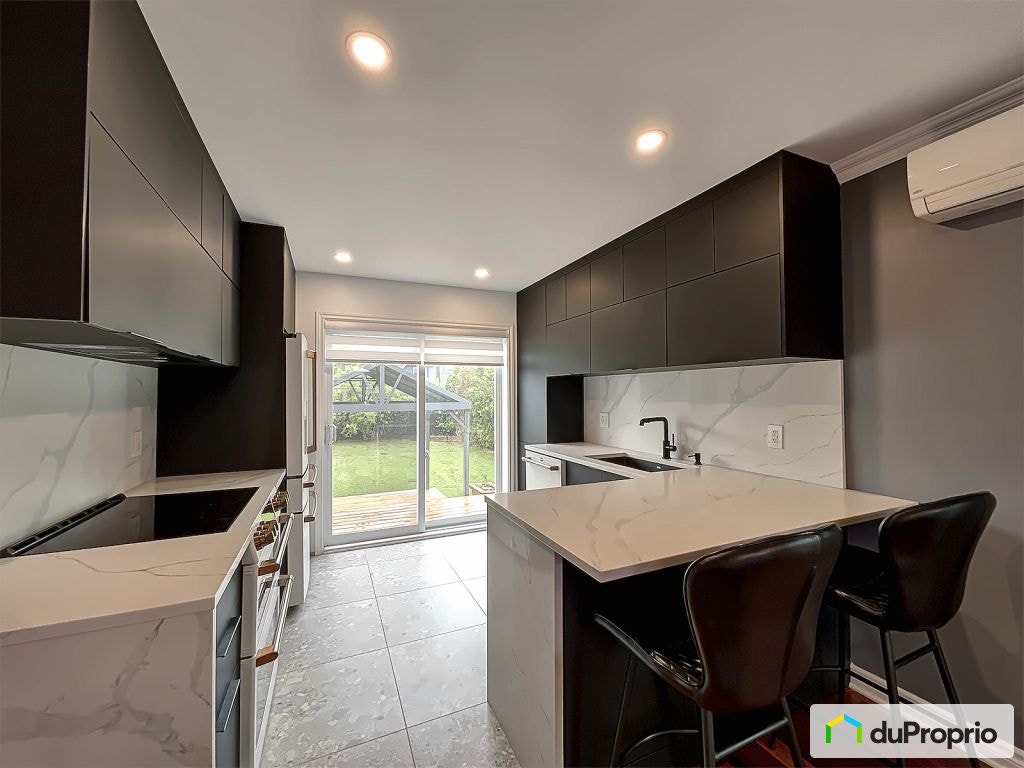 $700,000 - Bungalow for sale in St-Mathieu-De-Beloeil — photo 2