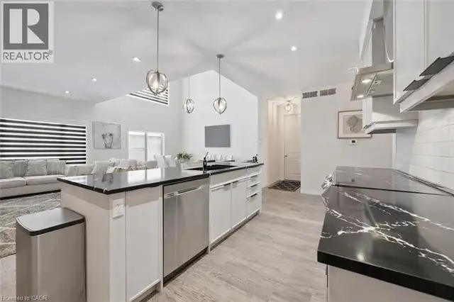 972 STONECLIFFE Walk Unit# 18 Kitchener, Ontario in Houses for Sale in Kitchener / Waterloo - Image 14