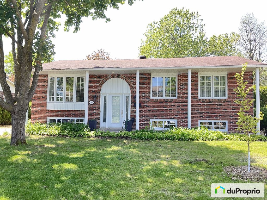 $649,900 - Bungalow for sale in L'ile-Bizard / Sainte-Geneviève — photo 1
