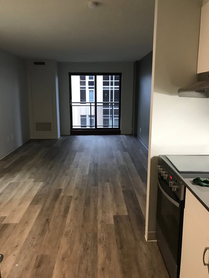 Studio for Immediate/October - Downtown Ottawa Apartment 4