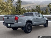 Experience the legendary durability and go-anywhere capability of the 2018 Toyota Tacoma SR5 Crew Ca... (image 4)