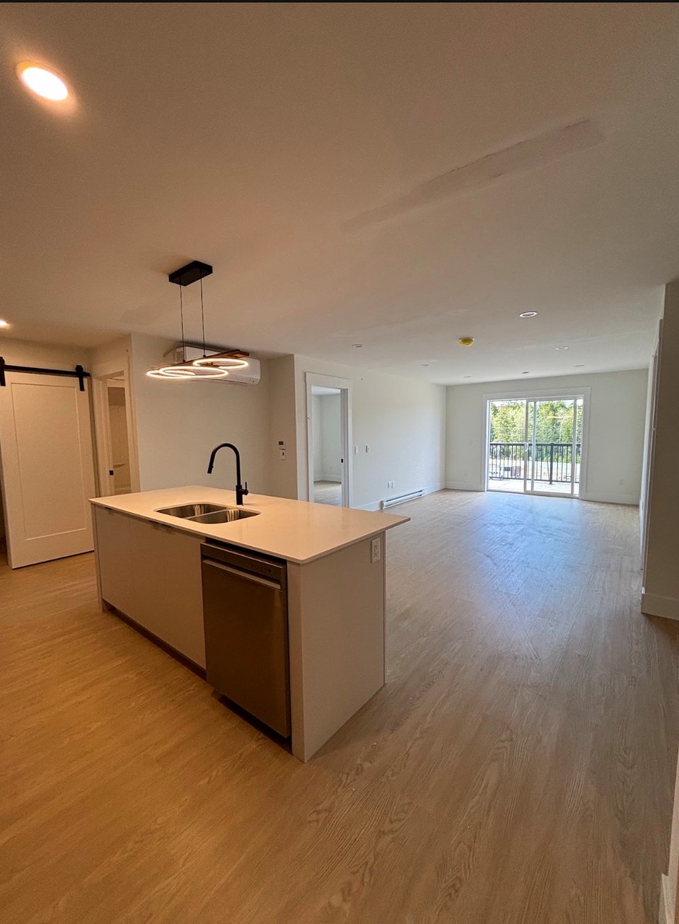 280 Colonel Nase - Luxury Apartments 1, 2 or 3 Bedrooms in Grand 4