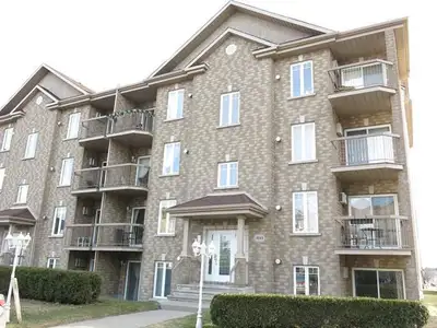 beau condo à louer pour le 1 Janvier 4 1/2  a  laval, View more
