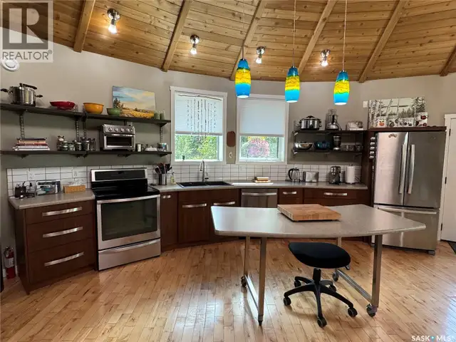 Lakefront Round House Northern Admin District, Saskatchewan in Houses for Sale in La Ronge - Image 3