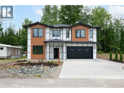 Welcome to this stunning New Home! Located in the New 28 lot subdivision North end of Foothills Blvd...