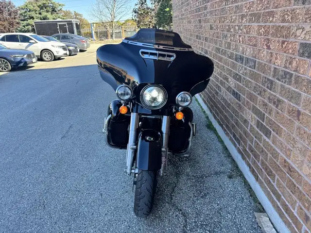 2017 Harley-Davidson Street Glide Special **SCREAMIN' EAGLE PIPE in Sport Touring in Markham / York Region - Image 8