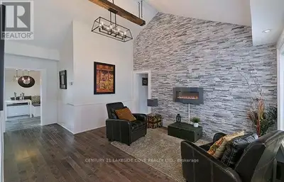 15 TYLER STREET Aurora (Aurora Village), Ontario