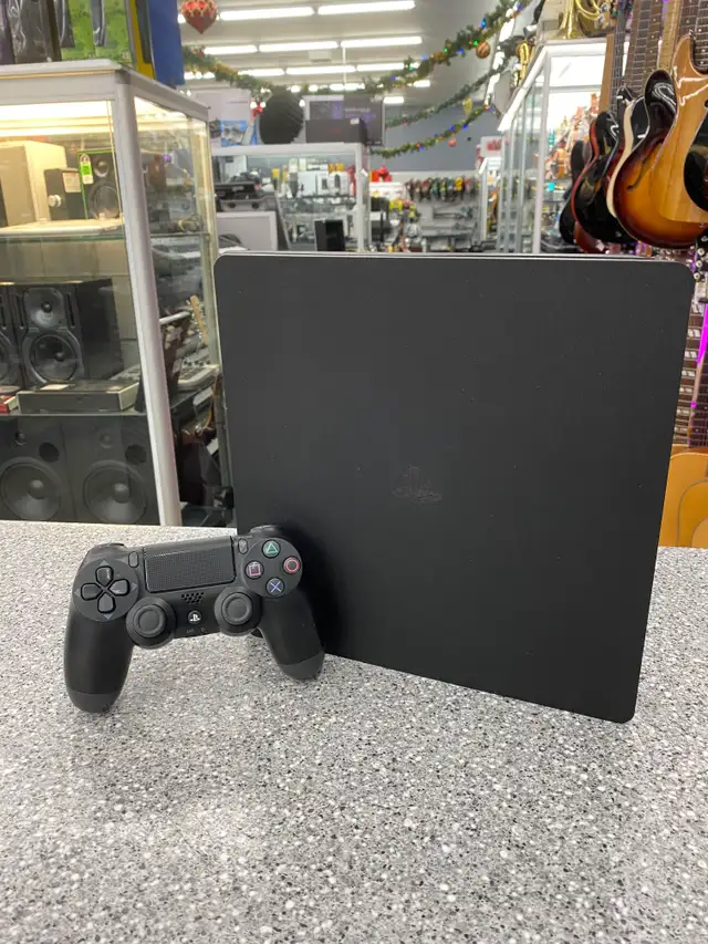 Sony PlayStation 4 500GB Console in Sony Playstation 4 in City of Toronto - Image 2