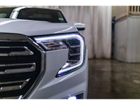 **ONE OWNER - MECHANICALLY CERTIFIED** 58,204 KM This 2022 GMC Terrain AWD SLT is powered by a turbo... (image 5)