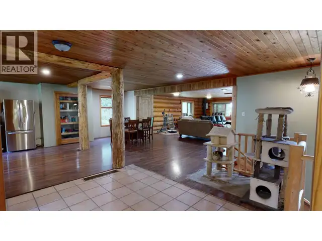 7524 THOMAS POINT ROAD 100 Mile House, British Columbia in Houses for Sale in 100 Mile House - Image 9