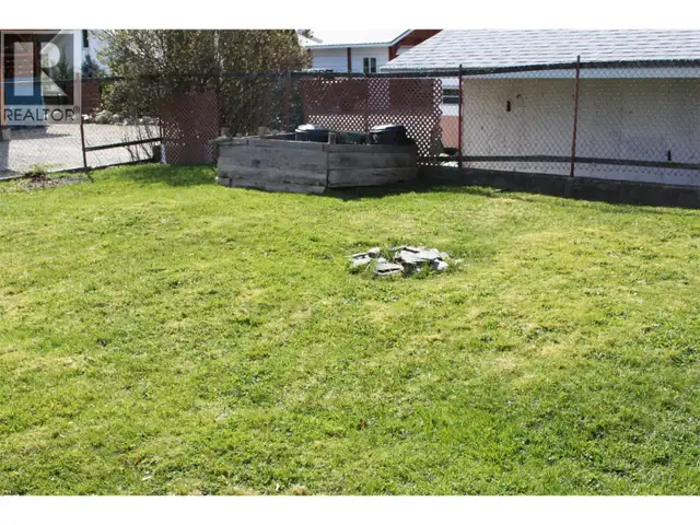119 2nd Avenue NW Nakusp, British Columbia in Houses for Sale in Nelson - Image 3