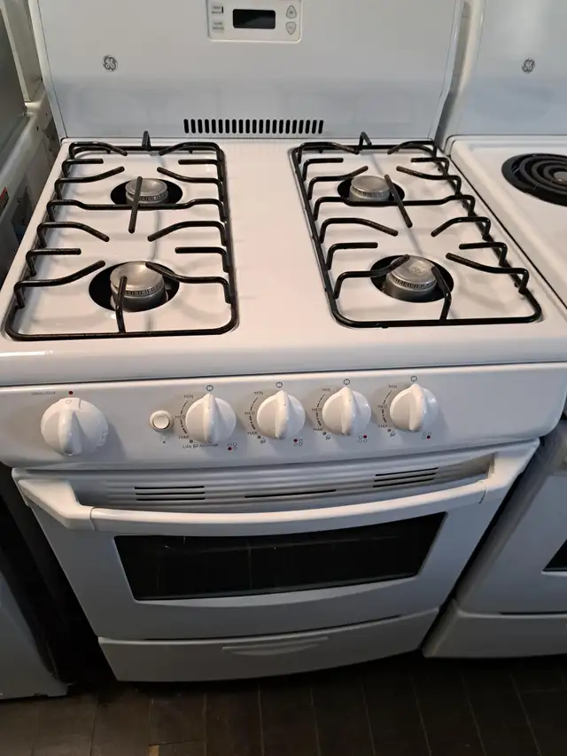 STOVES. Propane, Gas and Electric. Apt Size. 20 inch + 24 inch in Stoves, Ovens & Ranges in City of Toronto - Image 2