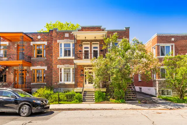 Bright Condo on the Top Floor with Two Enclosed Bedrooms