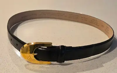 Liz Claiborne leather belt (small) // Ceinture en cuire (petite), View more