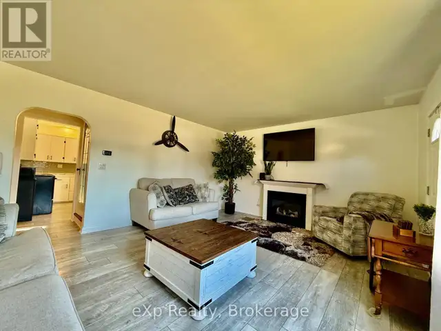 251 11TH AVENUE Hanover, Ontario in Houses for Sale in Owen Sound - Image 8