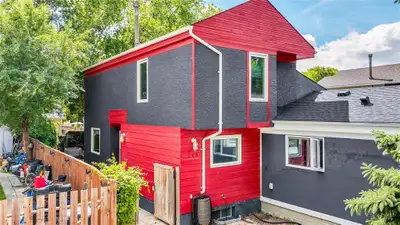 3F//Winnipeg/Rare equity-building opportunity on quiet Edelweiss crescent North Kildonan! This uniqu...