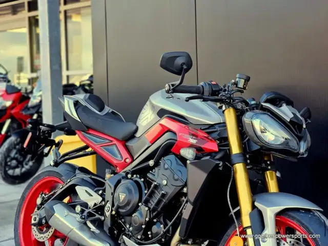 2026 Triumph Street Triple RX in Street, Cruisers & Choppers in Oshawa / Durham Region - Image 10