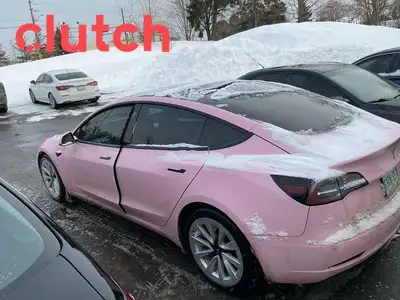 NO ACCIDENTS / CLEAN CARFAX / 1 OWNER / Power Tailgate/Hatch, Auto Dimming Rearview Mirror, Front He...