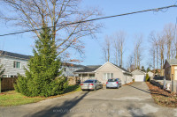 Barrie / 2 / Bth 3 / Bdrm  / Essa Rd And Athabasca Rd